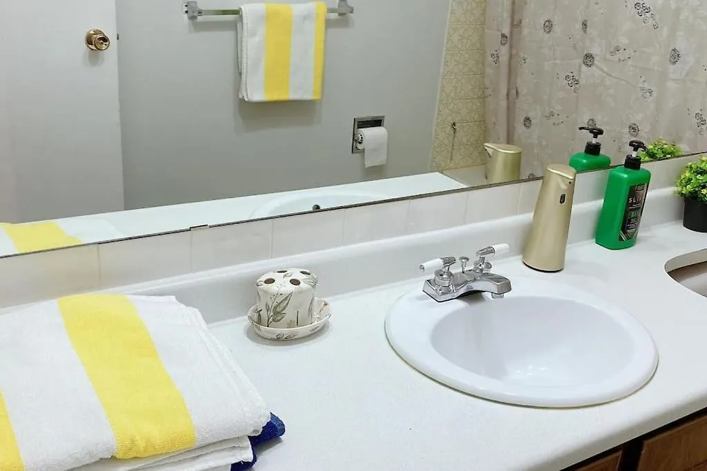 公寓 5 Guests, 2Bedroom,2Queen Bed, 1Sofa Bed And 1Bath 卡加利