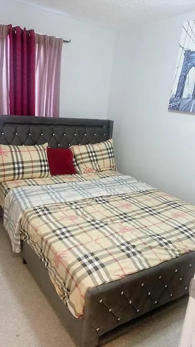 5 Guests, 2Bedroom,2Queen Bed, 1Sofa Bed And 1Bath 卡加利 0*,  加拿大