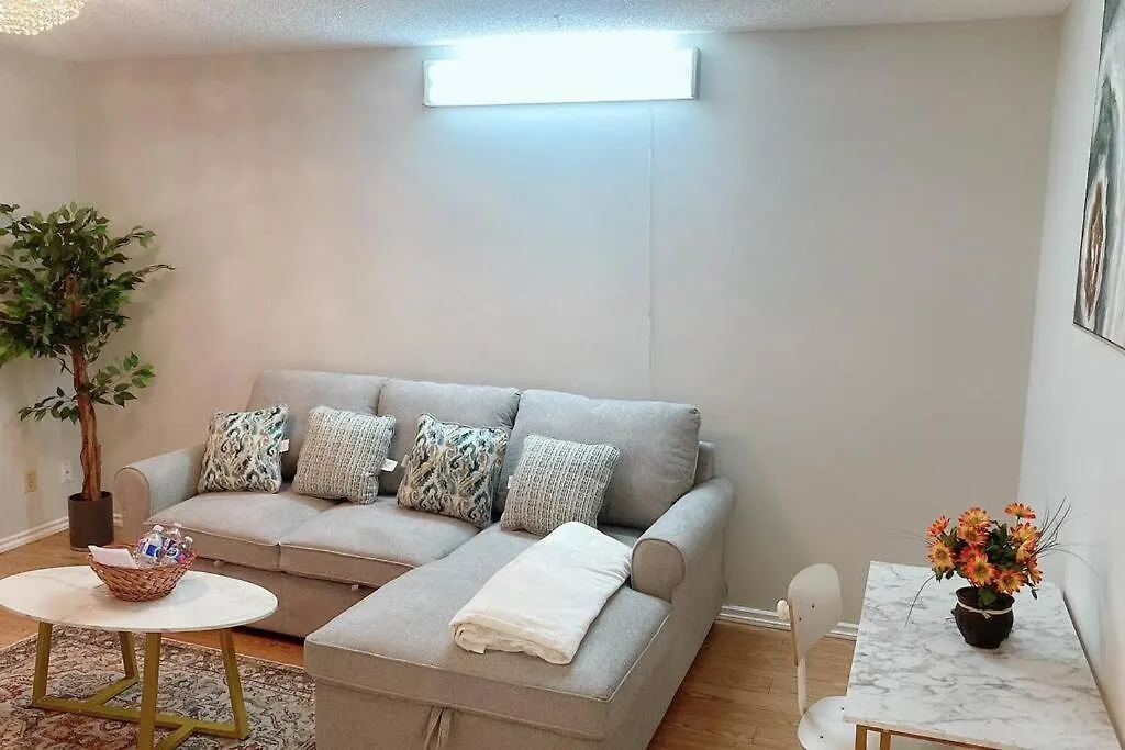 5 Guests, 2Bedroom,2Queen Bed, 1Sofa Bed And 1Bath 卡加利 0*,